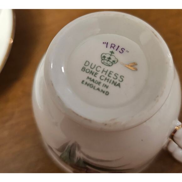Royal Duchess Iris Teacup and Saucer Bone China Made in England 1977 (Gg285) - Picture 6 of 10